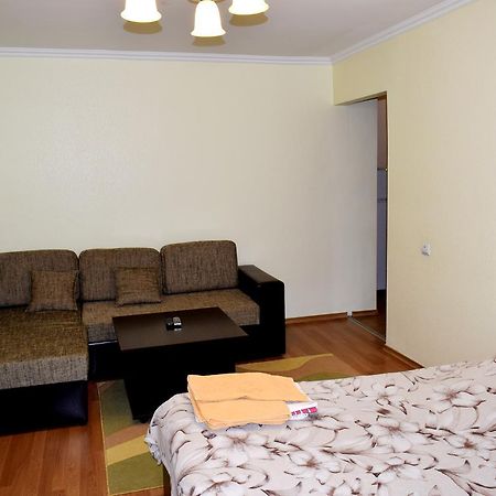 Apartment On Krushelnitskoy 73 Rivne Exterior foto