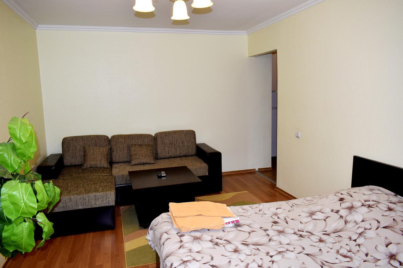 Apartment On Krushelnitskoy 73 Rivne Exterior foto